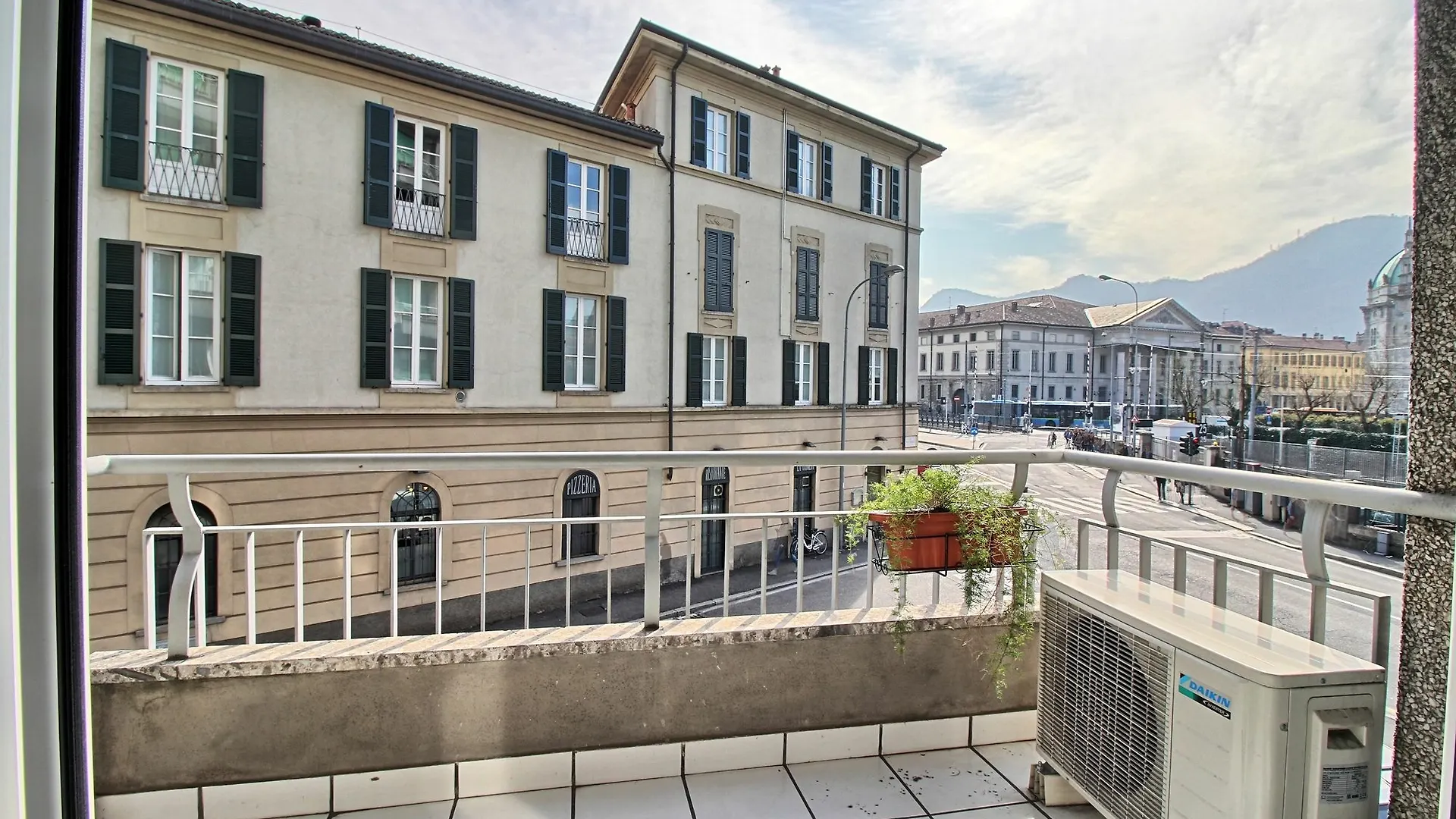 Manzoni Studios Lake Como イタリア