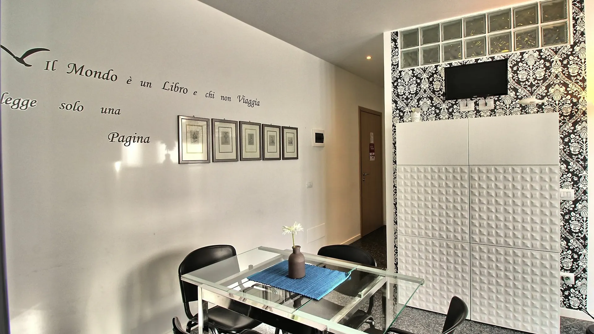Manzoni Studios Lake Como アパート
